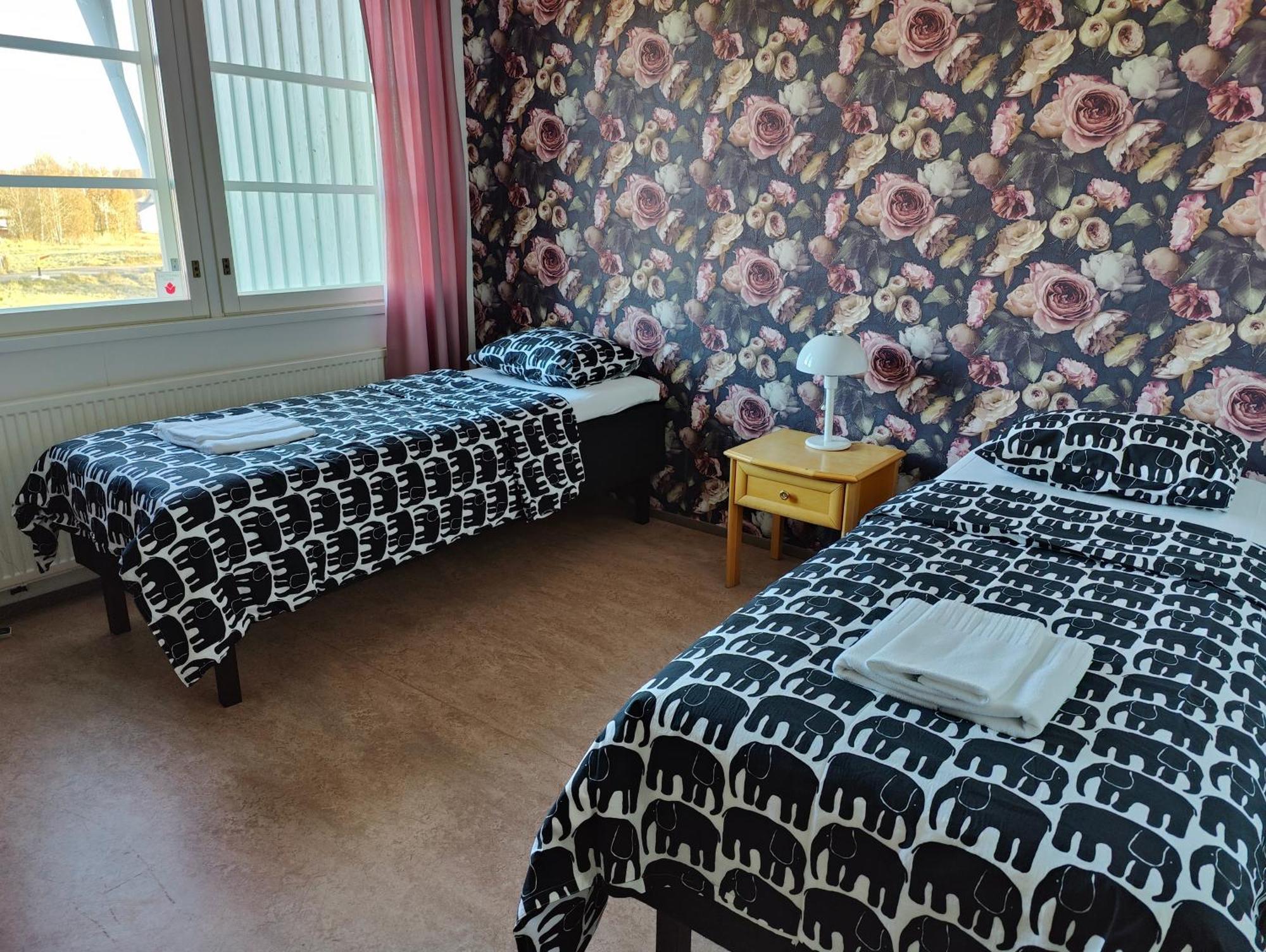 Hotelli Kaustinen ภายนอก รูปภาพ